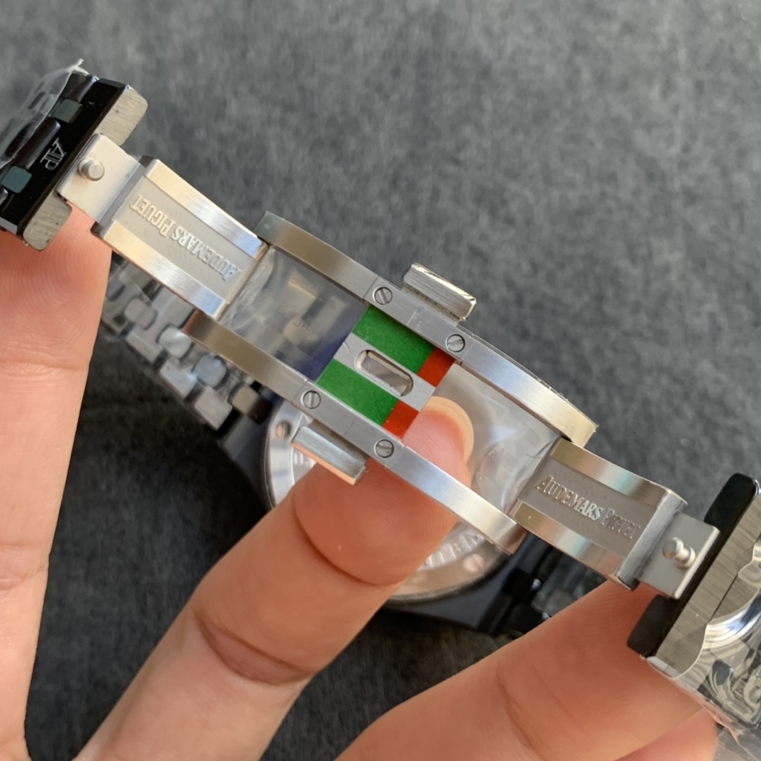 Audemars Piguet Black Ceramic 26579 True Moon Phase Royal Oak series has a