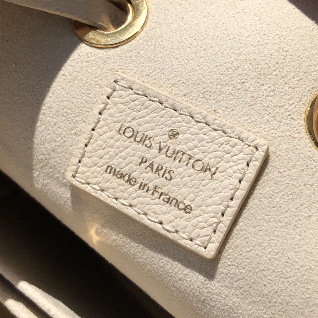 LV 163957 bag