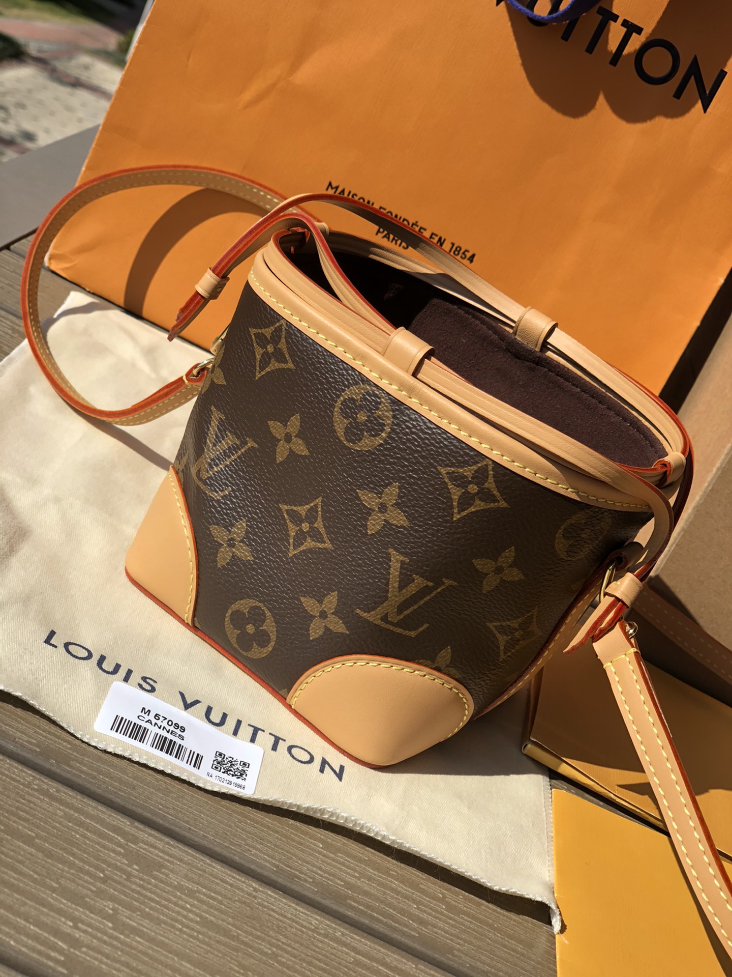 LV 163980 bag