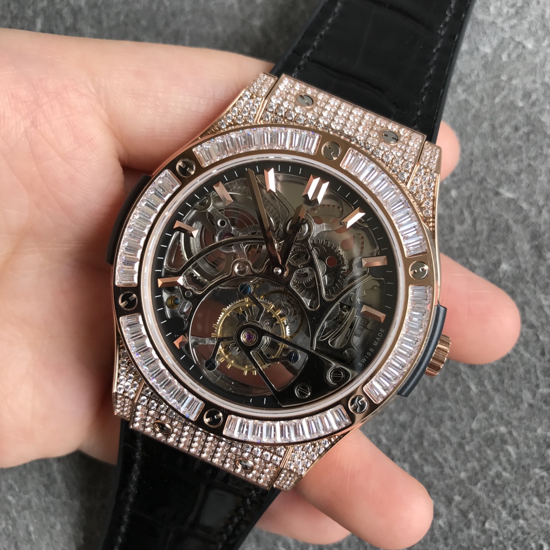 Hublot (CLASSIC FUSION) series tourbillon alone creates the thinnest tourbillon 19886 watch