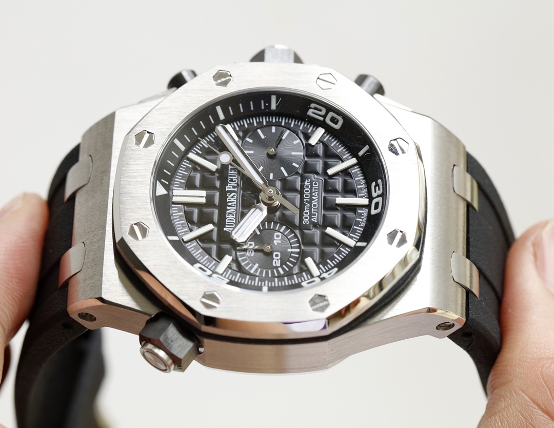 AP Audemars Piguet Royal Oak Series Fruit Watch Model: 26703