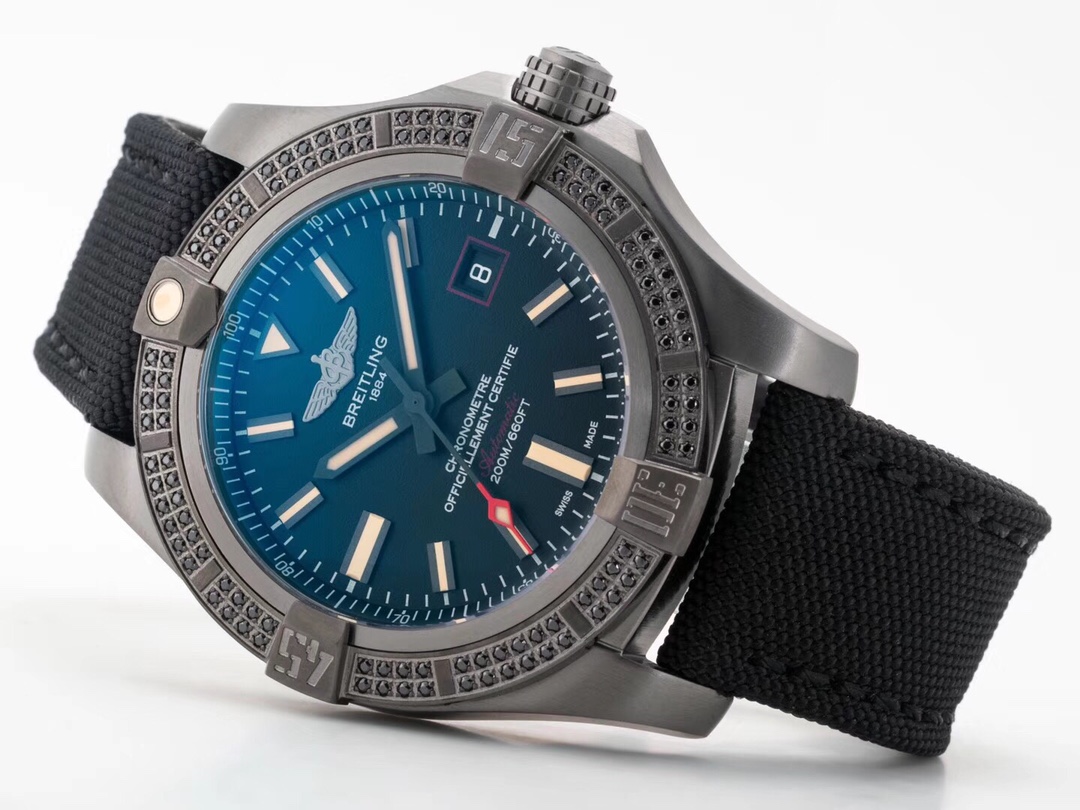 Breitling Avenger Blackbird V2 upgraded version with