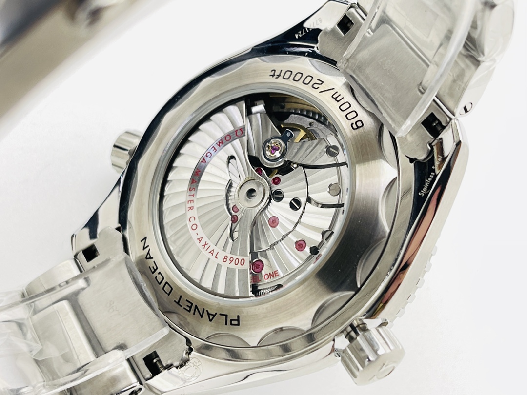 Omega Omega Seamaster Series 600-meter Diving Men's Watch!