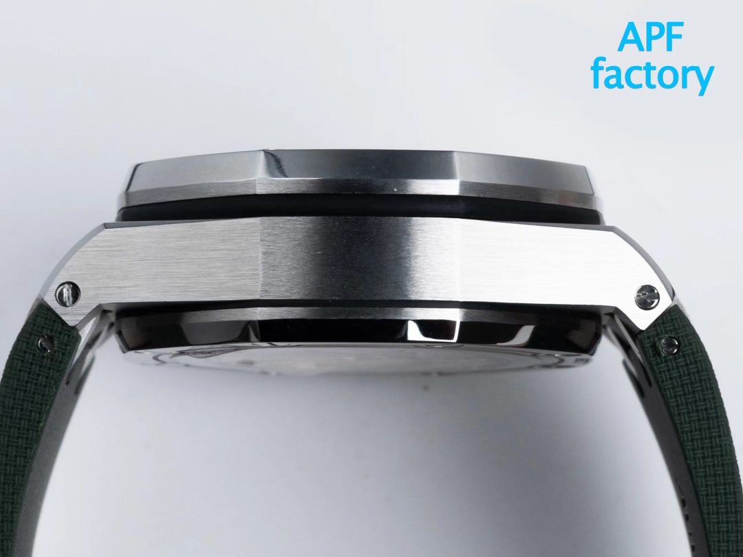 Audemars Piguet Royal Oak Offshore 26238 series 42mm watch