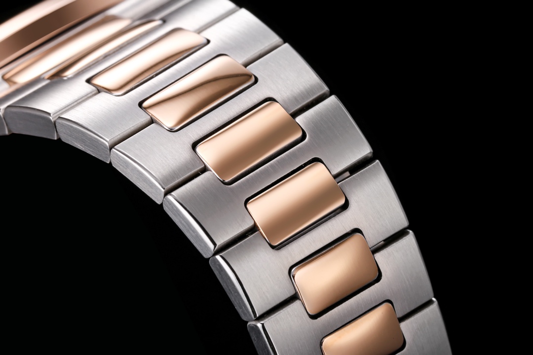 Patek Philippe Nautilus 5712/1A-001 multi-function watch