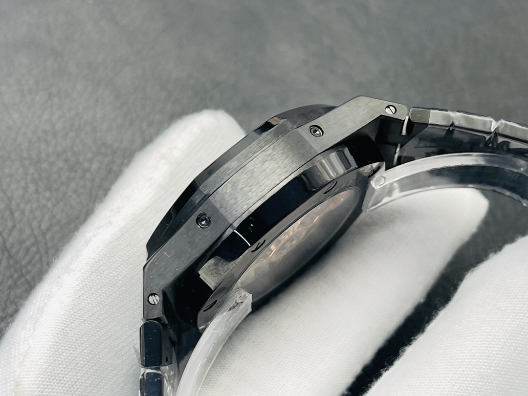 Audemars Piguet Royal Oak series multi-functional watches 26574 and 26606