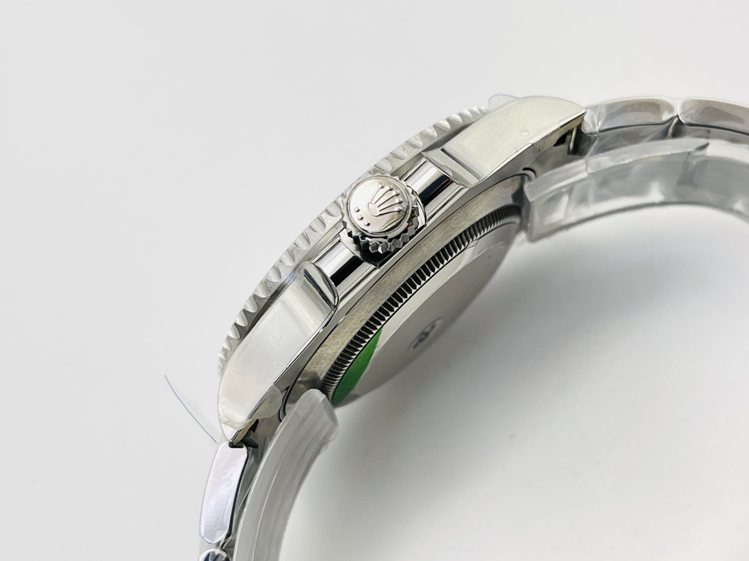 Rolex Submariner 40MM Shock Release!