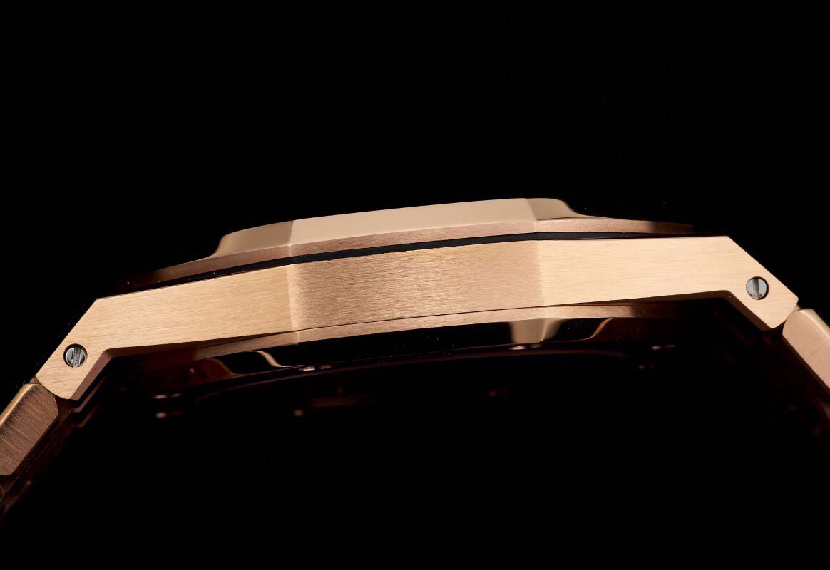 Audemars Piguet Royal Oak 15500V2 version