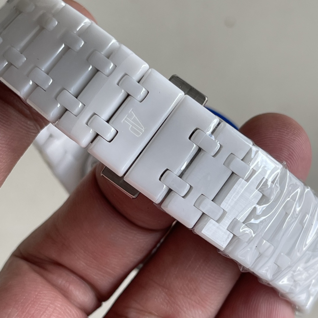 Audemars Piguet Royal Oak series multi-functional watches 26574 and 26606