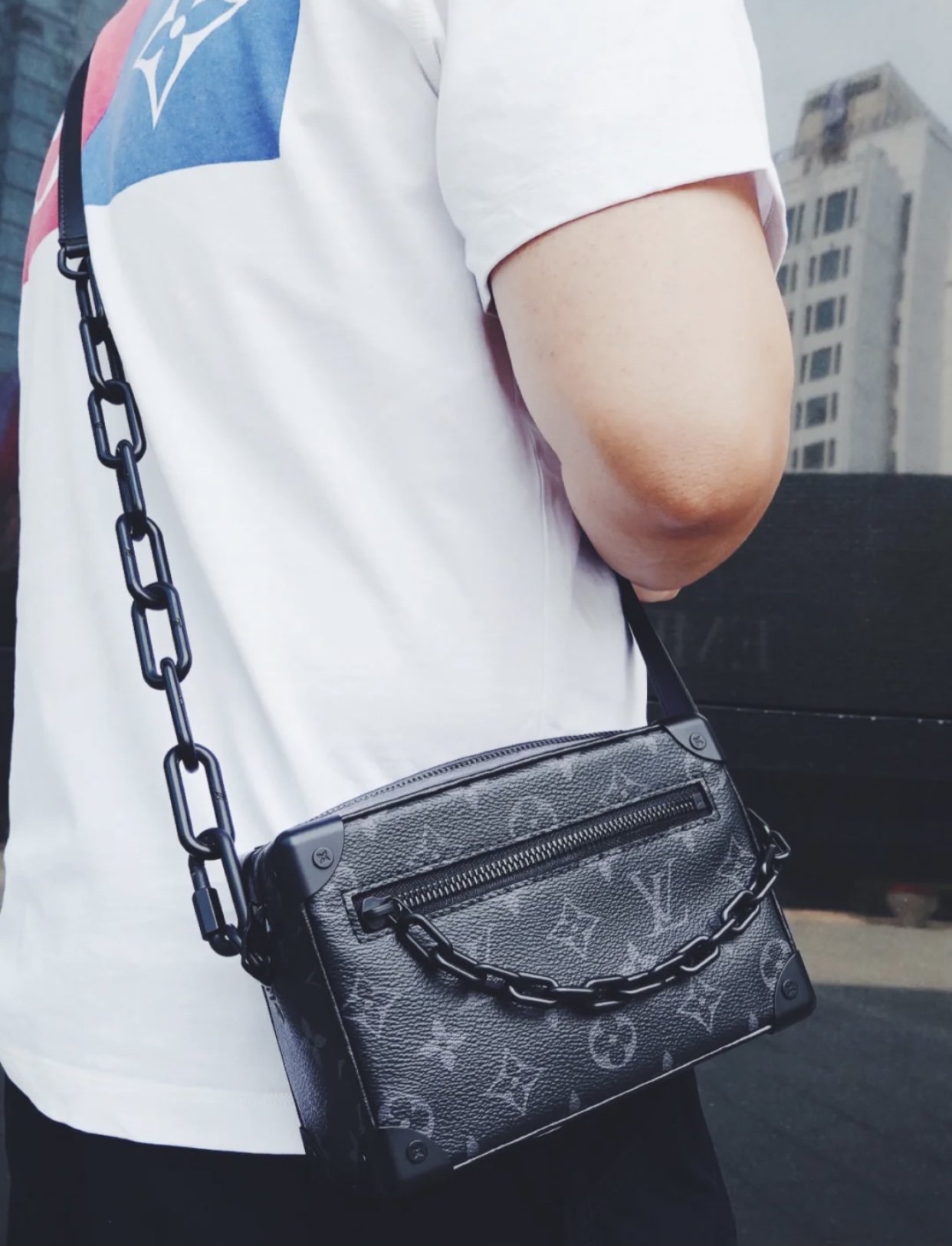 LV164332 bag