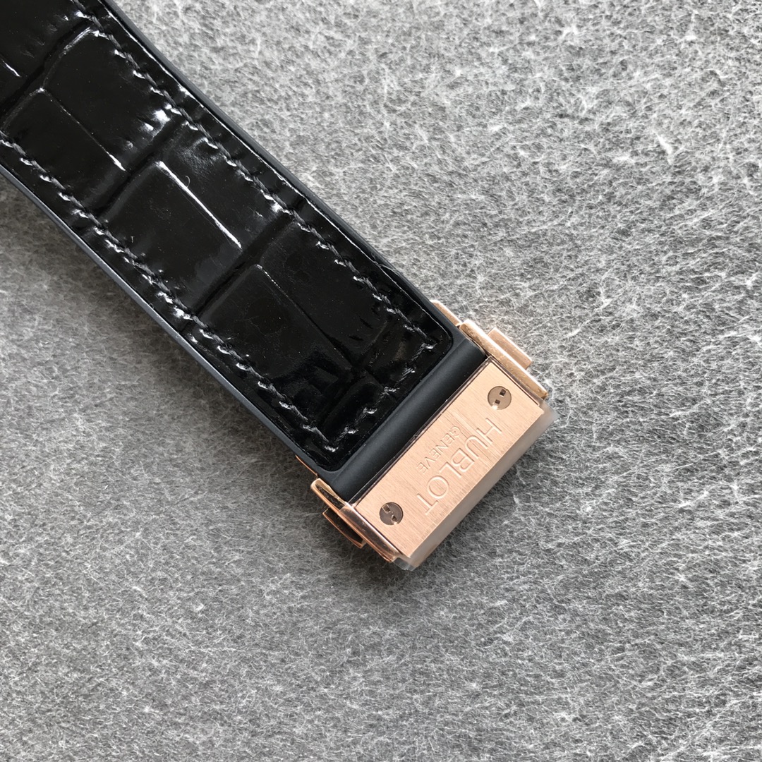 Hublot (CLASSIC FUSION) series tourbillon alone creates the thinnest tourbillon 19886 watch