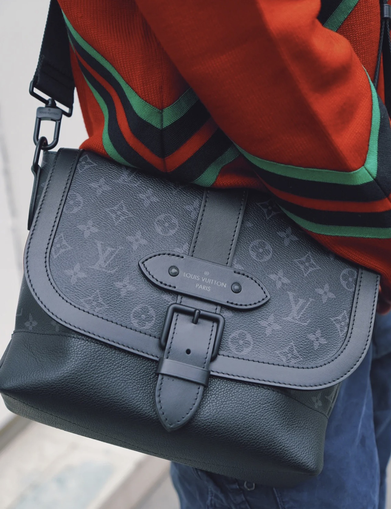 LV164483 men's bag