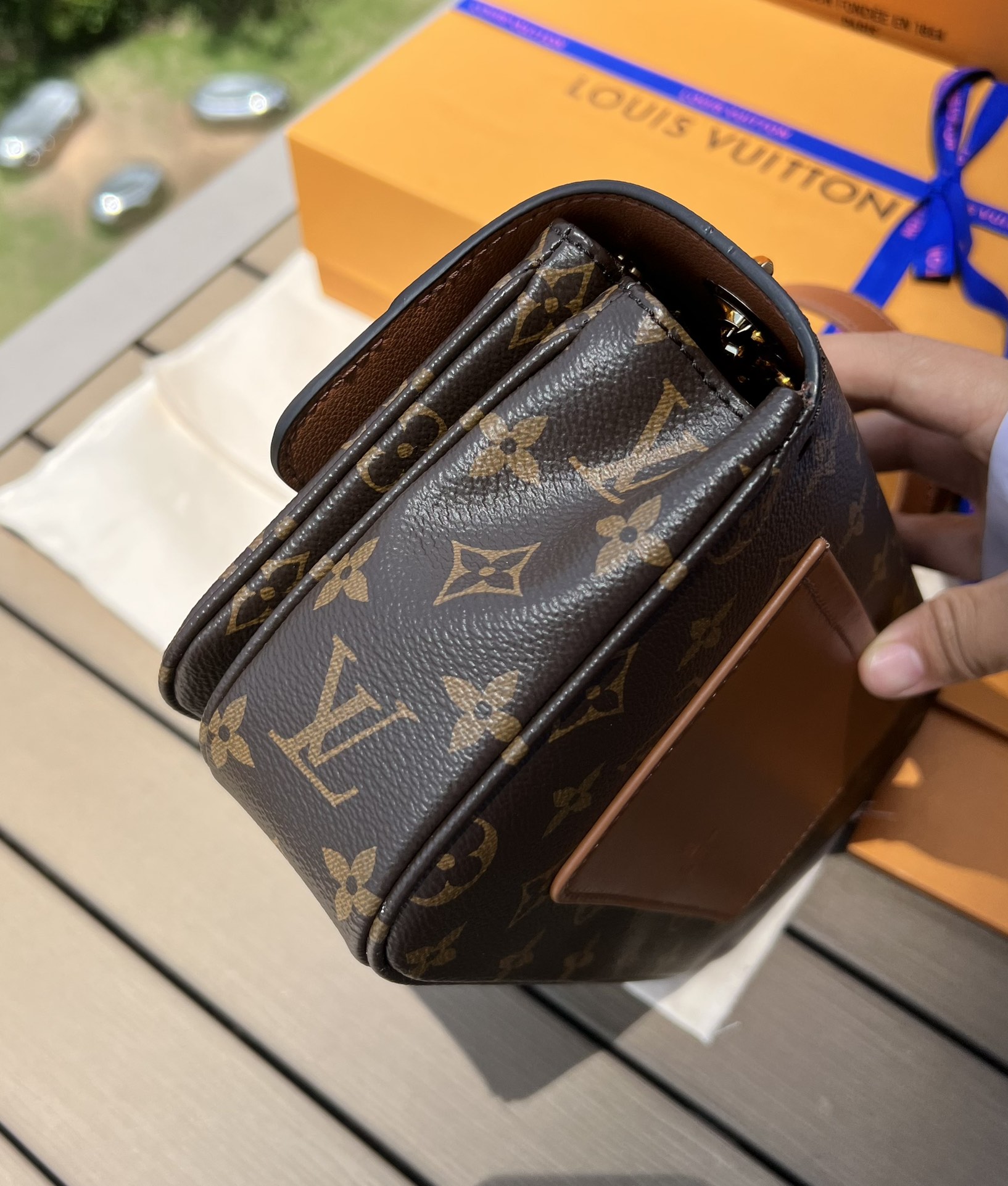 LV164948 bag