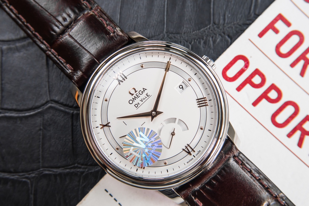 Omega Kinetic Die Fei is equipped with 2824