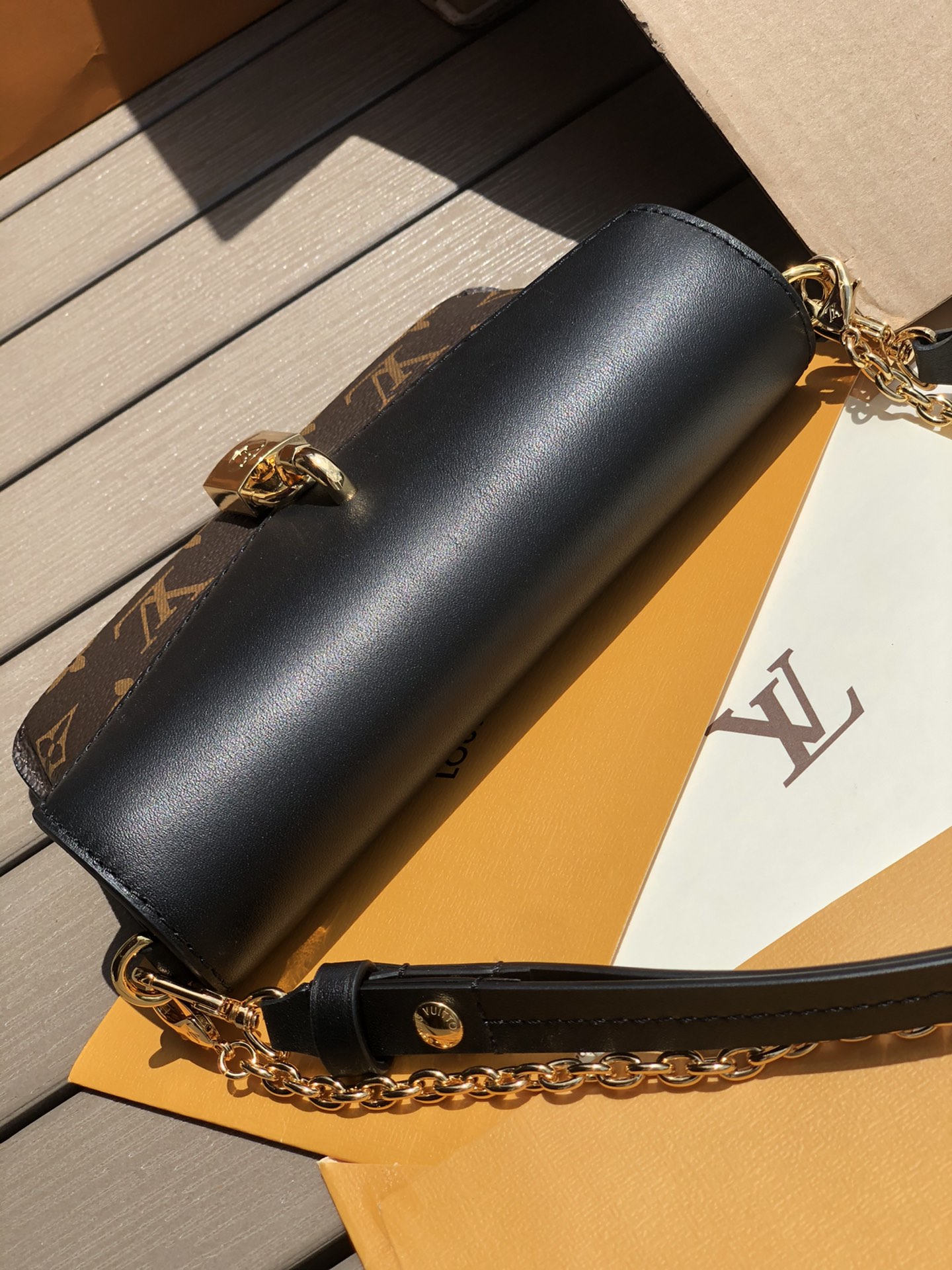 LV164593 bag