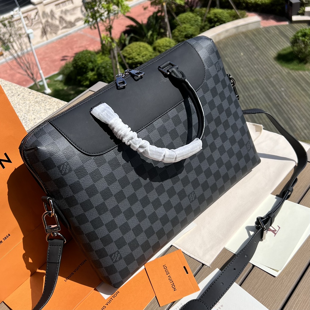 LV164402 men's bag