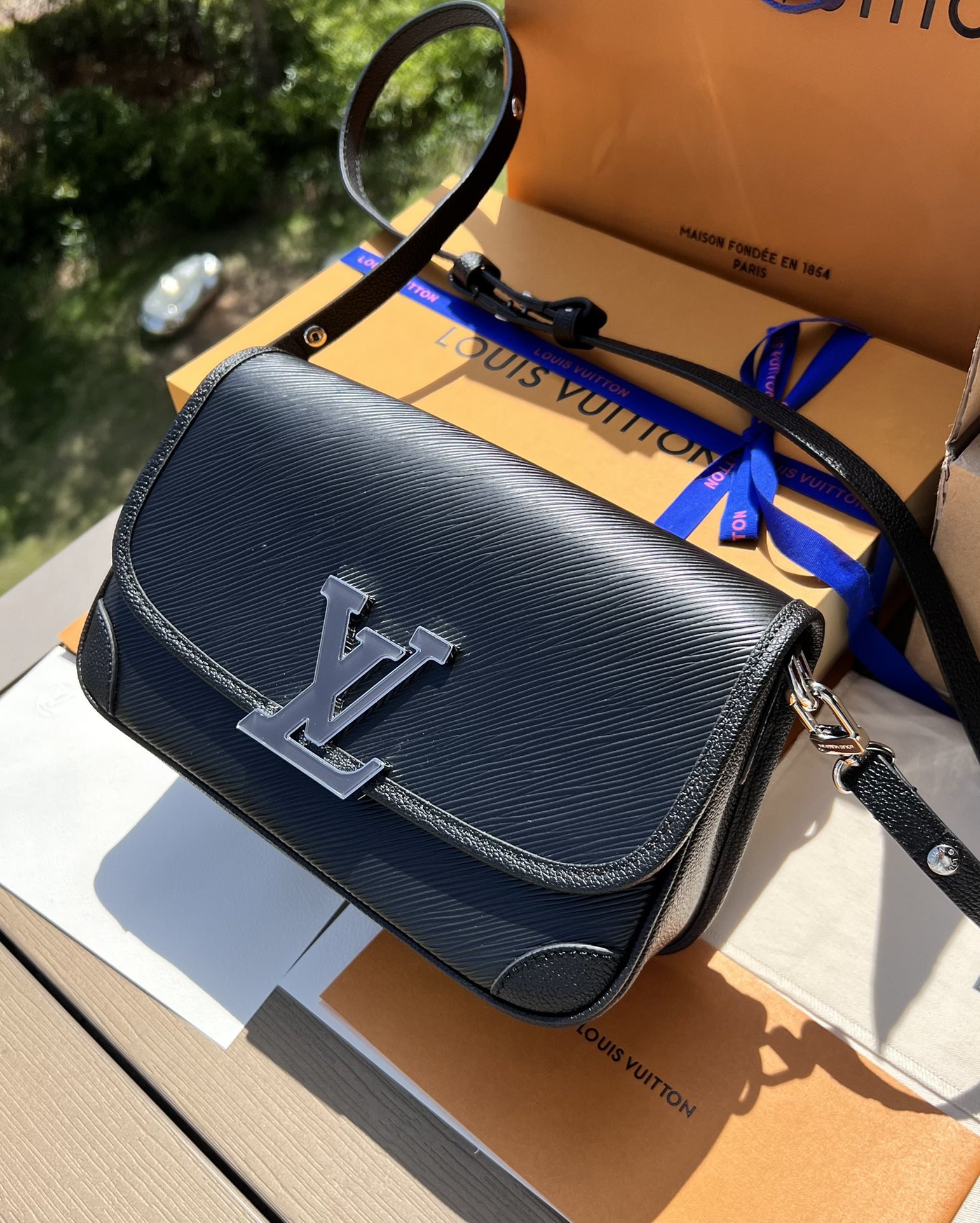 LV164914 bag