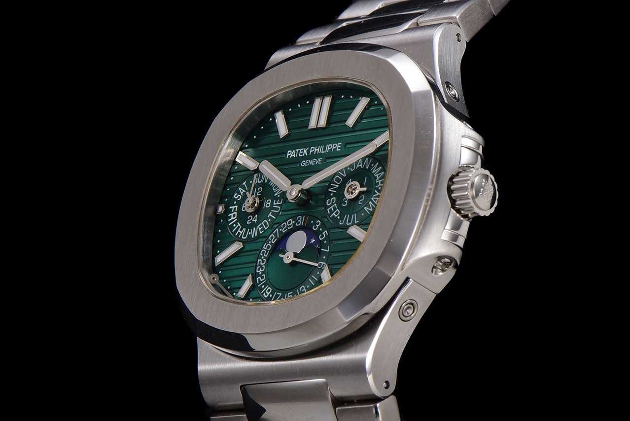 Patek Philippe 5740/1G-001 - the ultra-complex multi-functional Nautilus complex watch