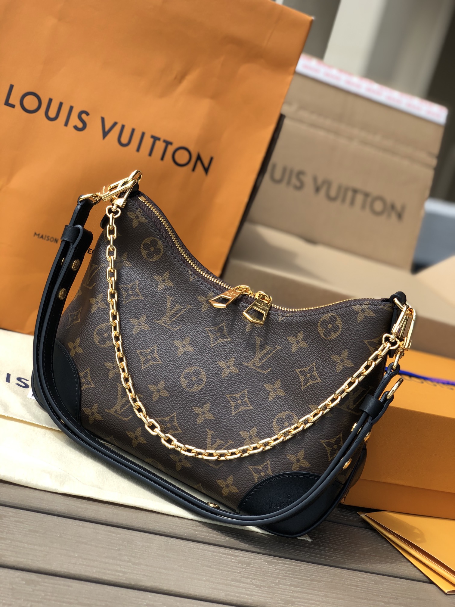 LV164784 bag