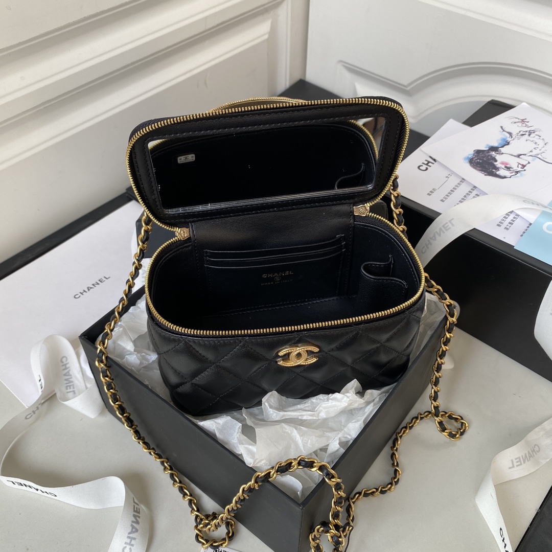 Chanel AP3383 bag