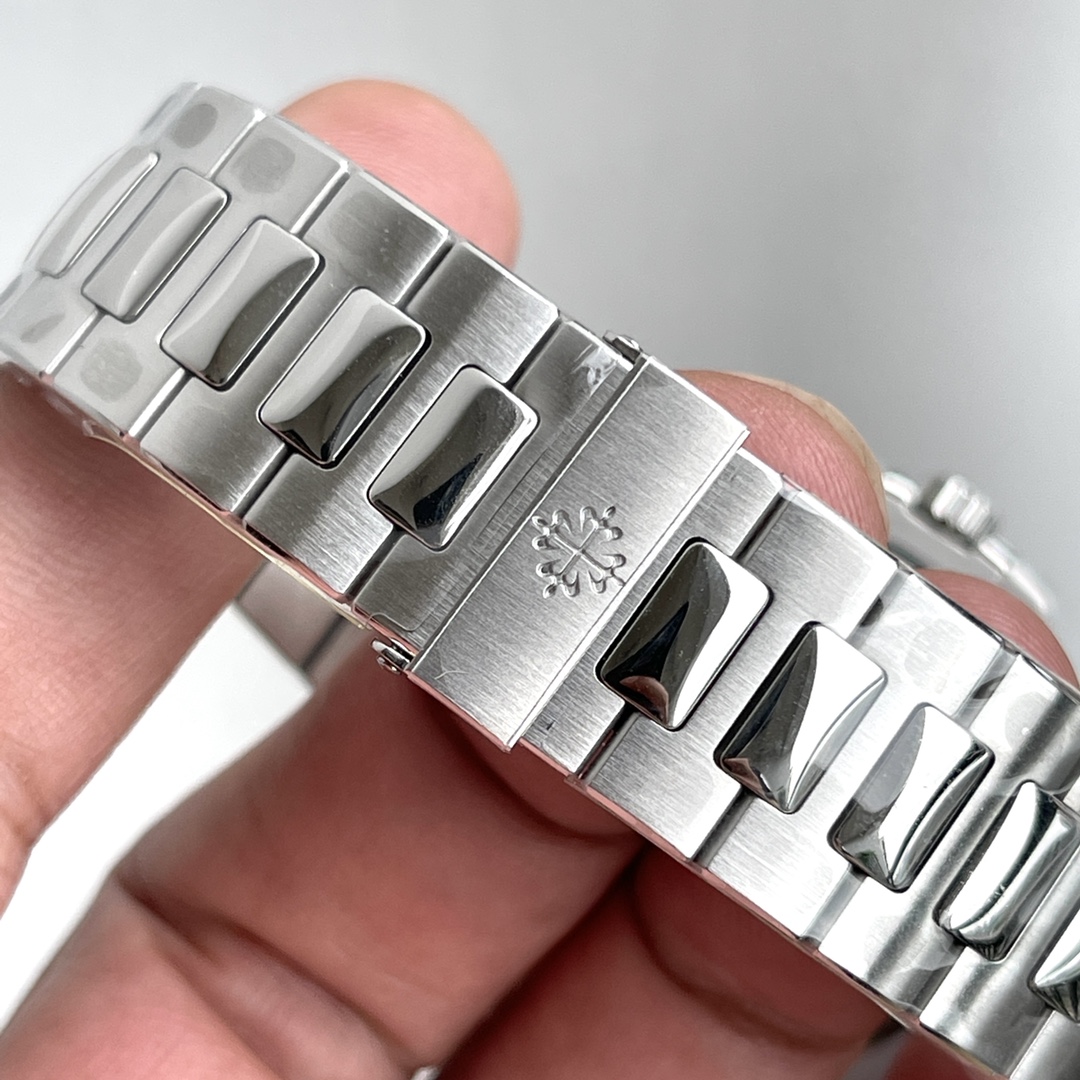 Patek Philippe. Elegant Sports Series 5711/1A Nautilus Watch