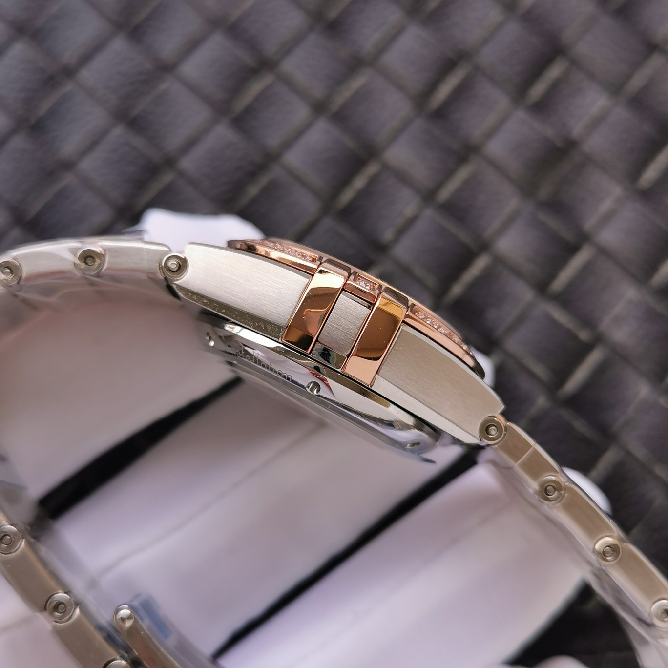 Omega Constellation Series! 29mm. As a