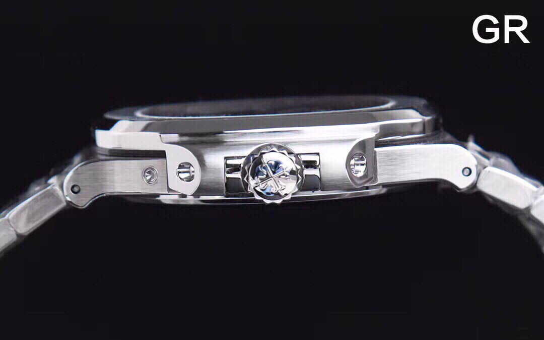 Patek Philippe Nautilus 5712/1A-001 multi-function watch