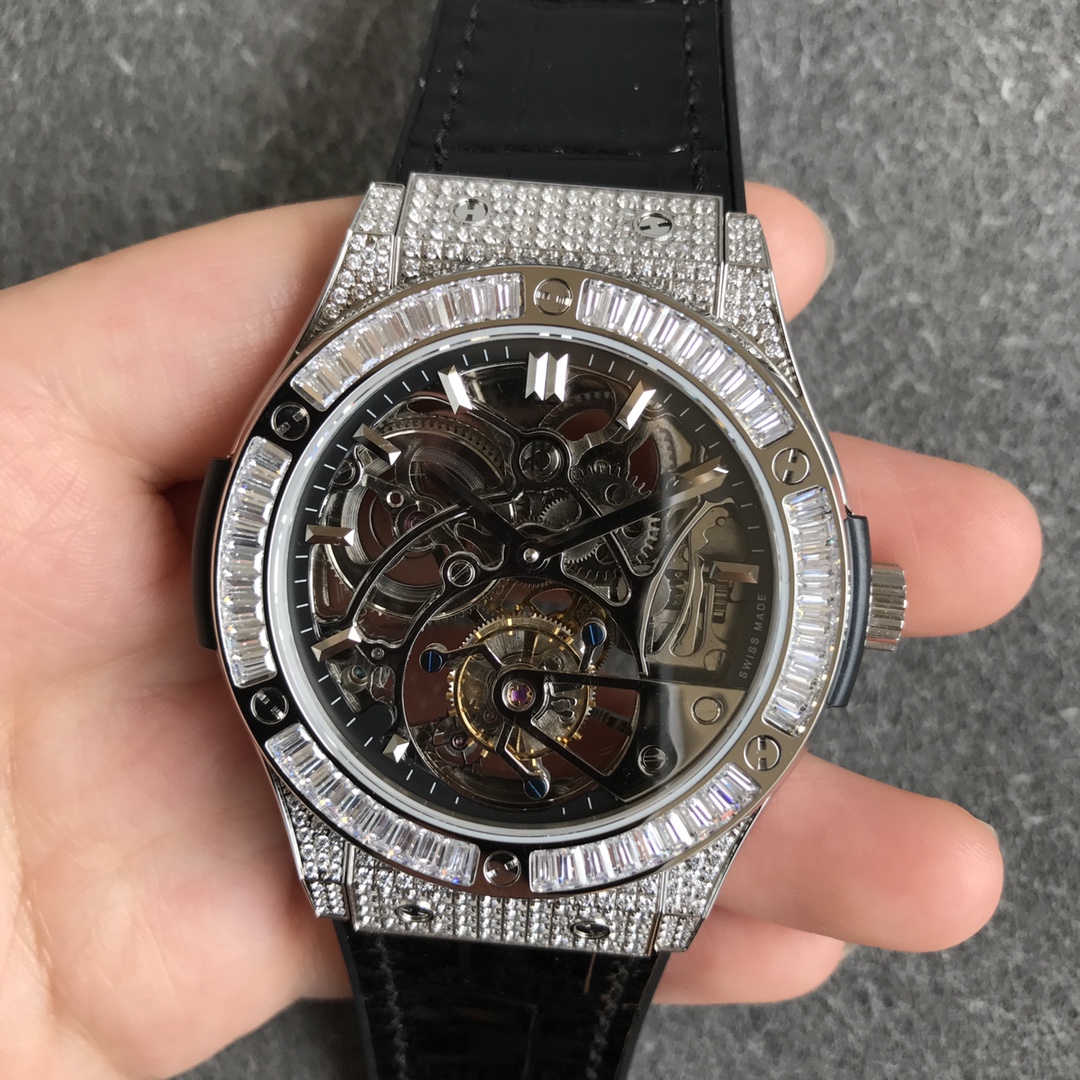 Hublot (CLASSIC FUSION) series tourbillon alone creates the thinnest tourbillon 19886 watch