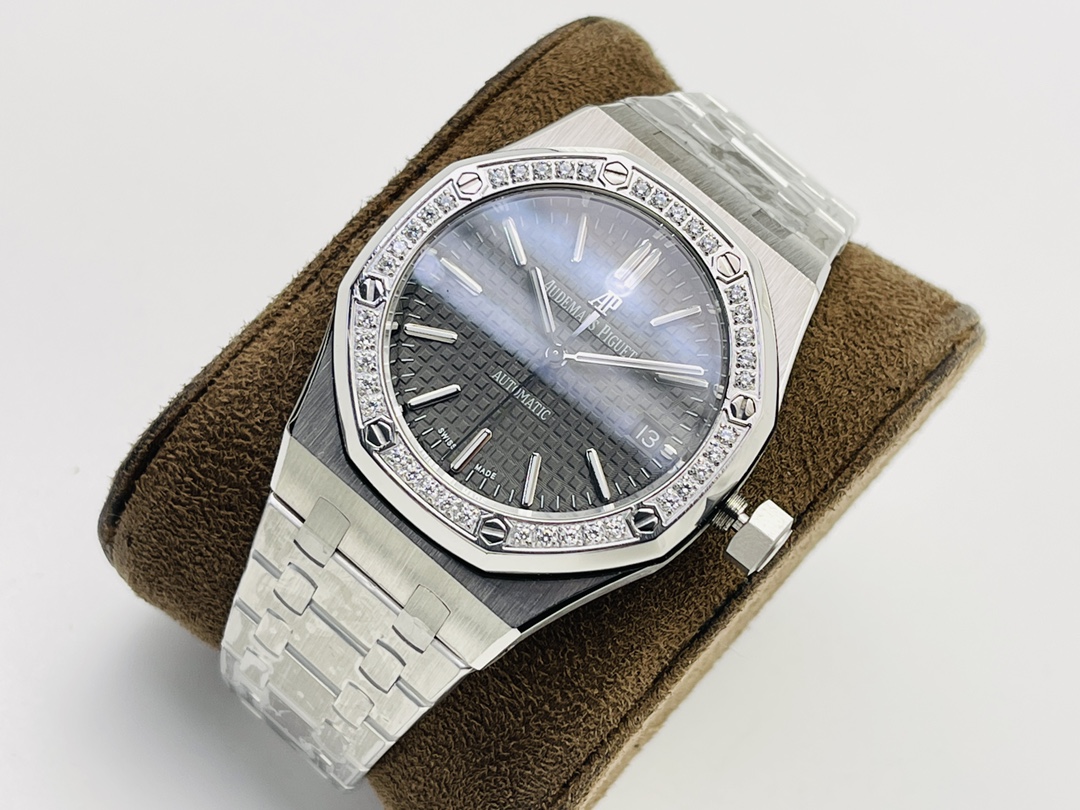 Audemars Piguet A Anniversary Women's Audemars Piguet Royal Oak 37MM Watch!