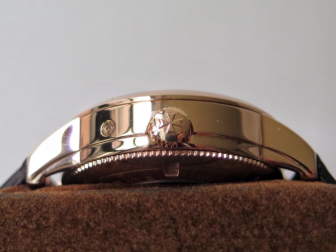 New AI product: Vacheron Kinetic Weekday