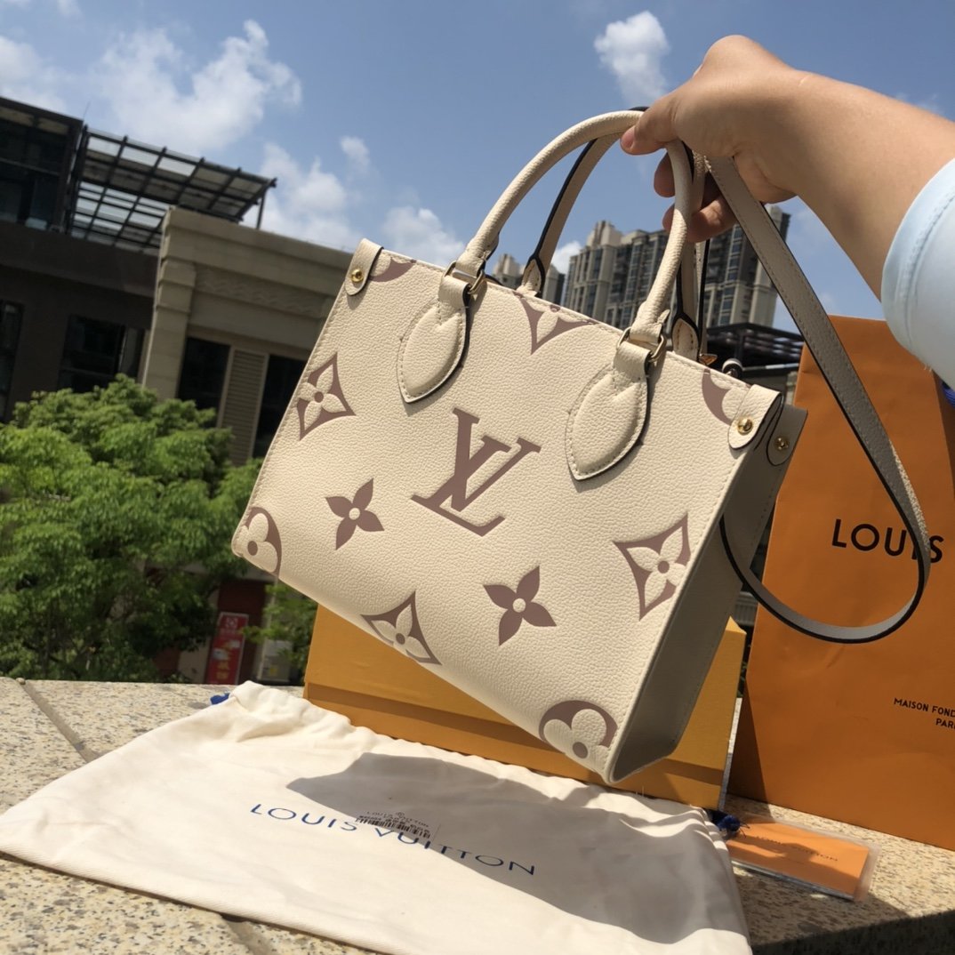 LV 164127 bag style