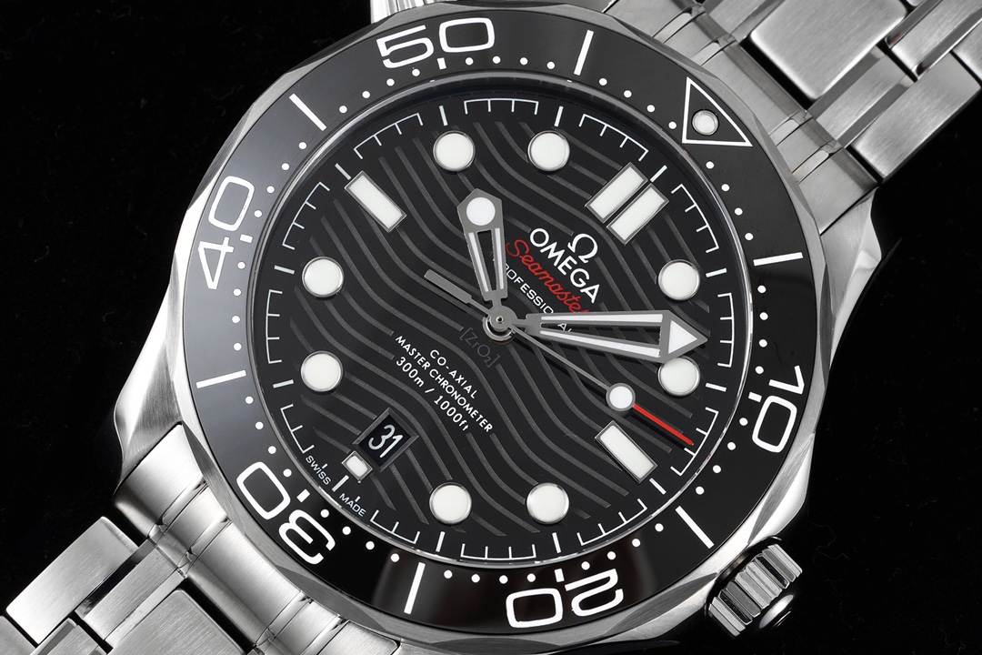 Omega SEAMASTER Seamaster Planet Ocean 300m 300m Coaxial Master Chronometer 42mm