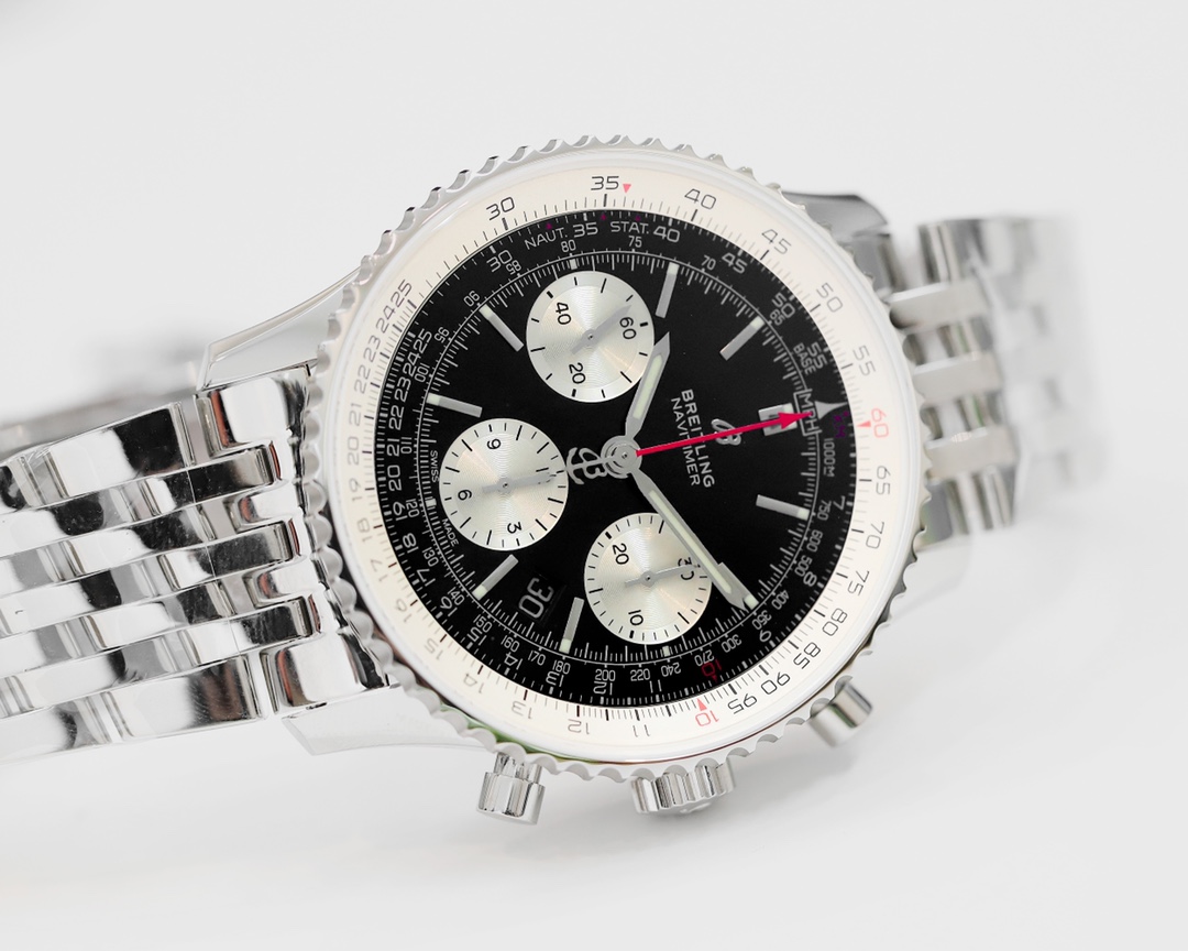 Breitling Navitimer 1 B01 Chronograph.