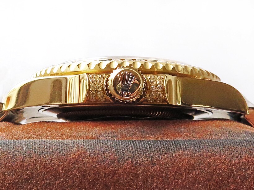 Rolex Greenwich II Custom Edition 116758 SA-78208 Diamond Pavé