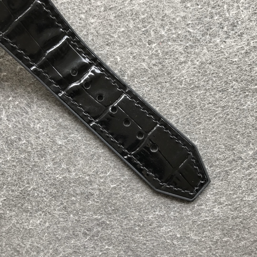 Hublot series tourbillon uniquely creates the thinnest tourbillon watch in the classic fusion series