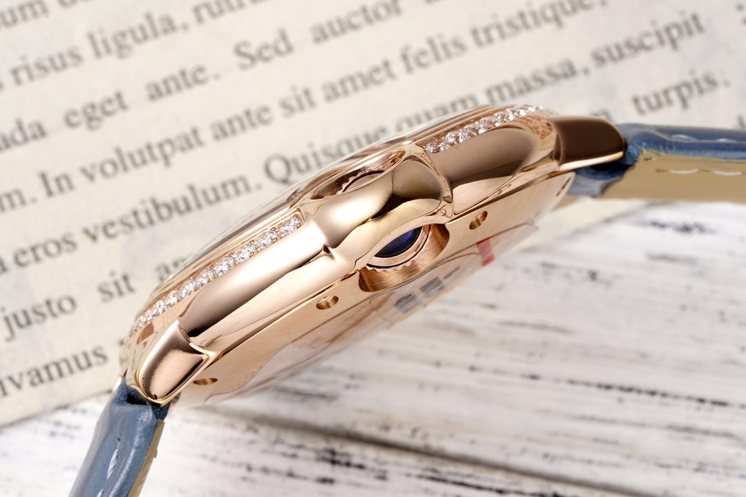 Cartier 33mm blue balloon series watch