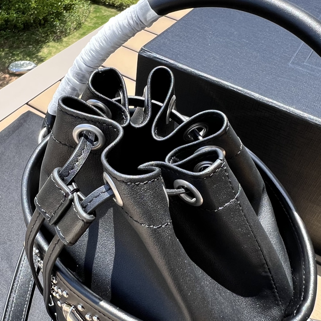 Saint Laurent: 170486