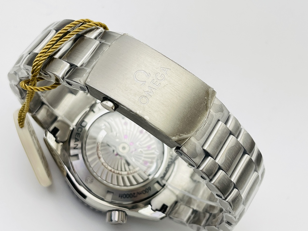 Omega Omega Seamaster Series 600-meter Diving Men's Watch!