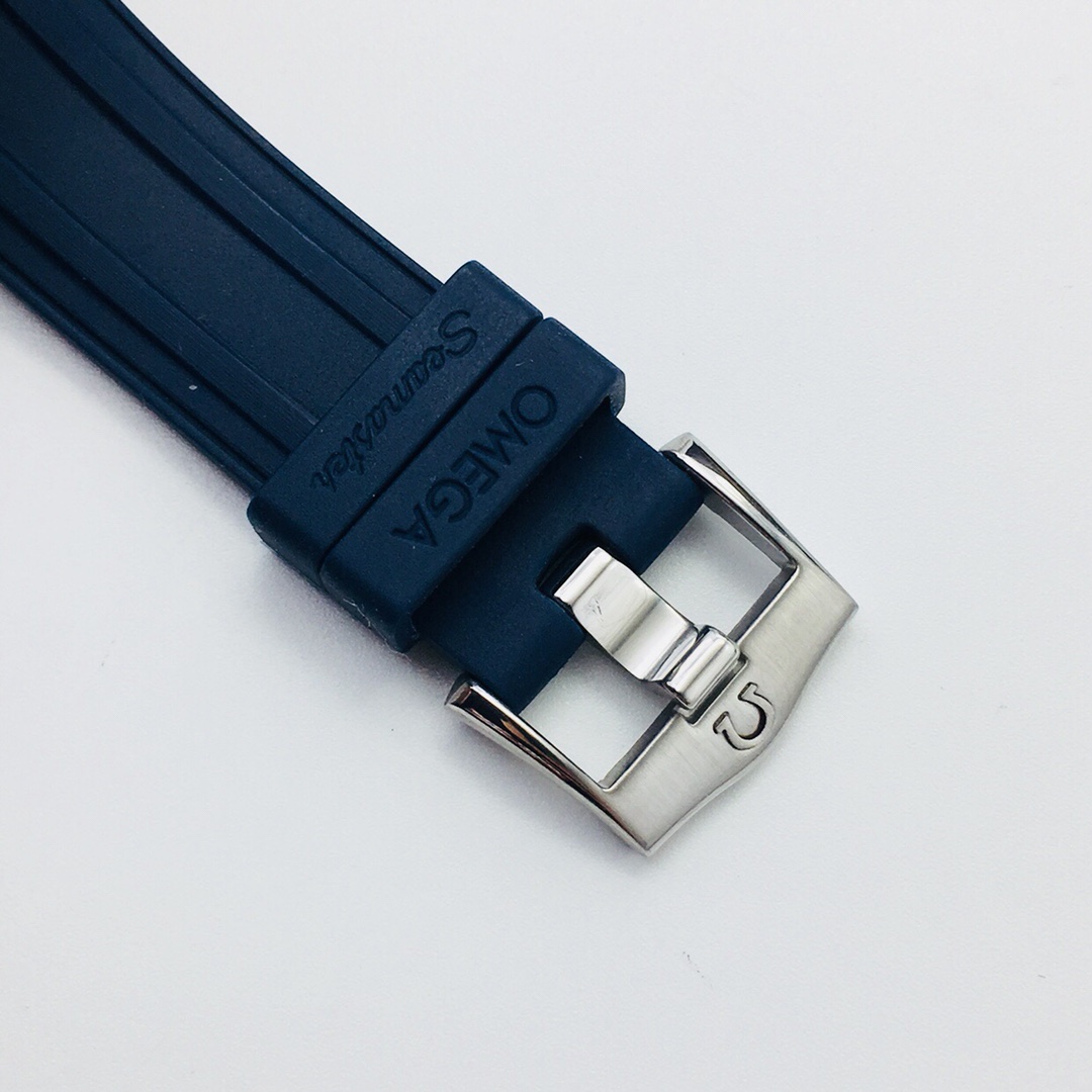 OMEGA's new Seamaster 300M series multi-functional men's watch! Details: