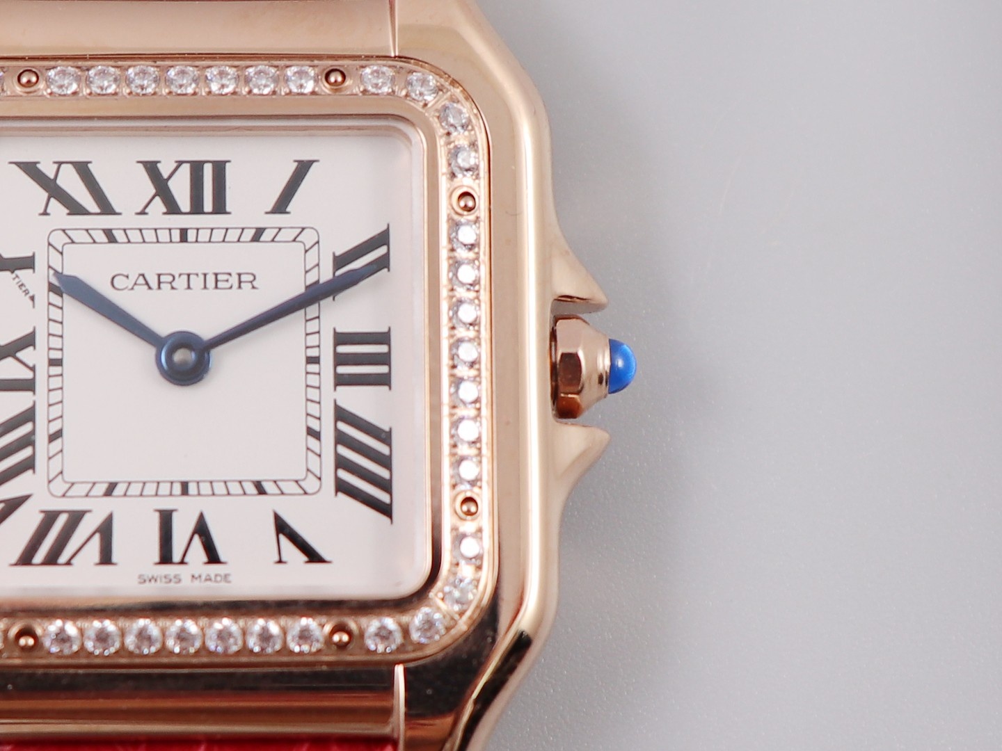 Cartier cheetah watch size: 27 x 37 mm, 22*30 mm