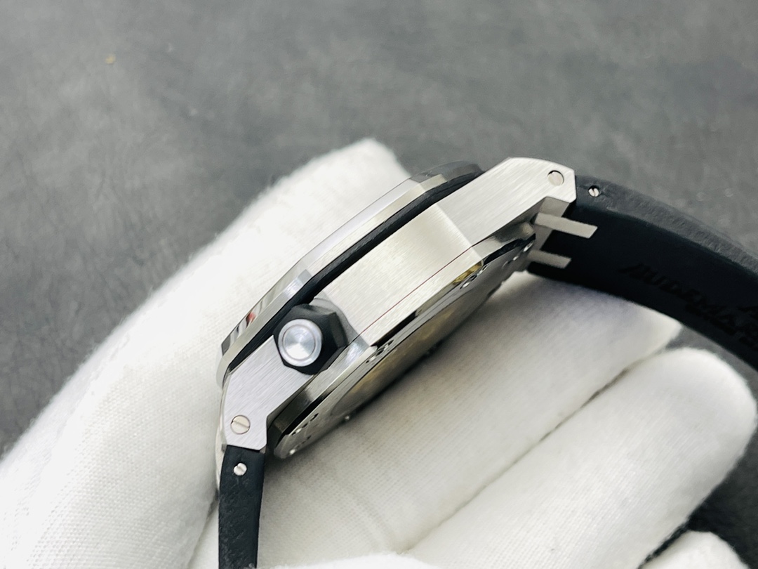 Audemars Piguet steel watch size 42MMX14.1MM!