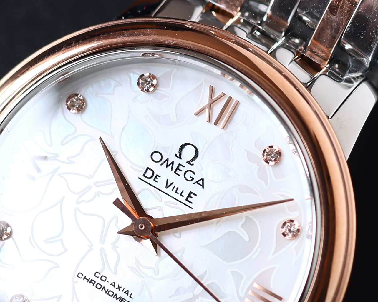 Omega De Ville Series 424.10.33.20.55.002 Movement: I have a Haiou 2892 movement, which
