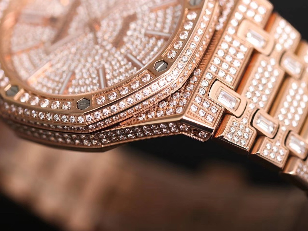 Royal Oak series 15452 couple's new model filled with star diamonds