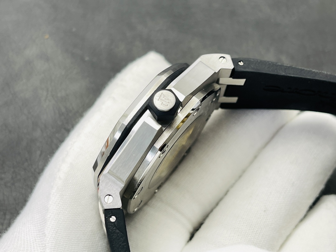 Audemars Piguet steel watch size 42MMX14.1MM!