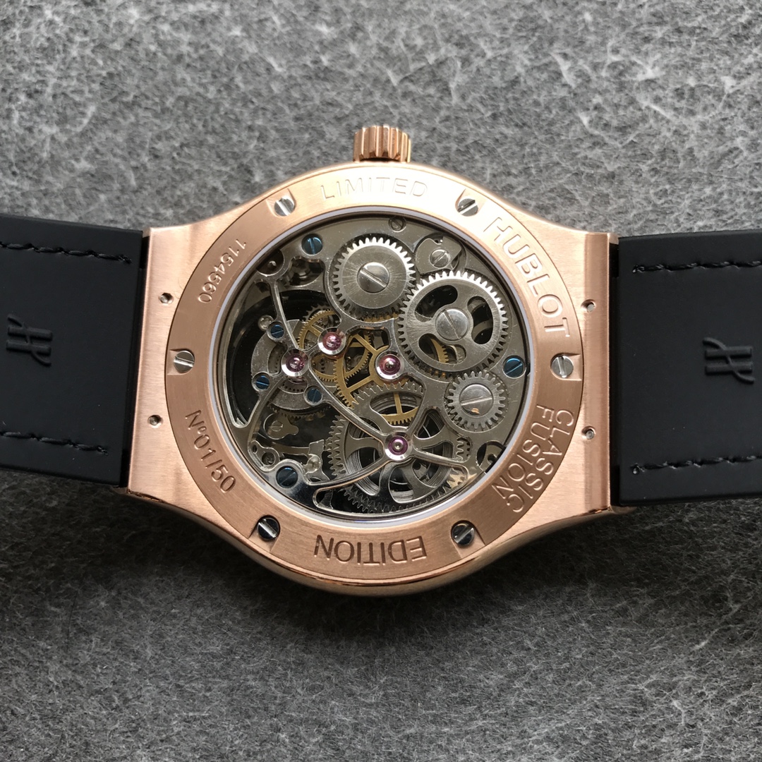 Hublot (CLASSIC FUSION) series tourbillon alone creates the thinnest tourbillon 19886 watch