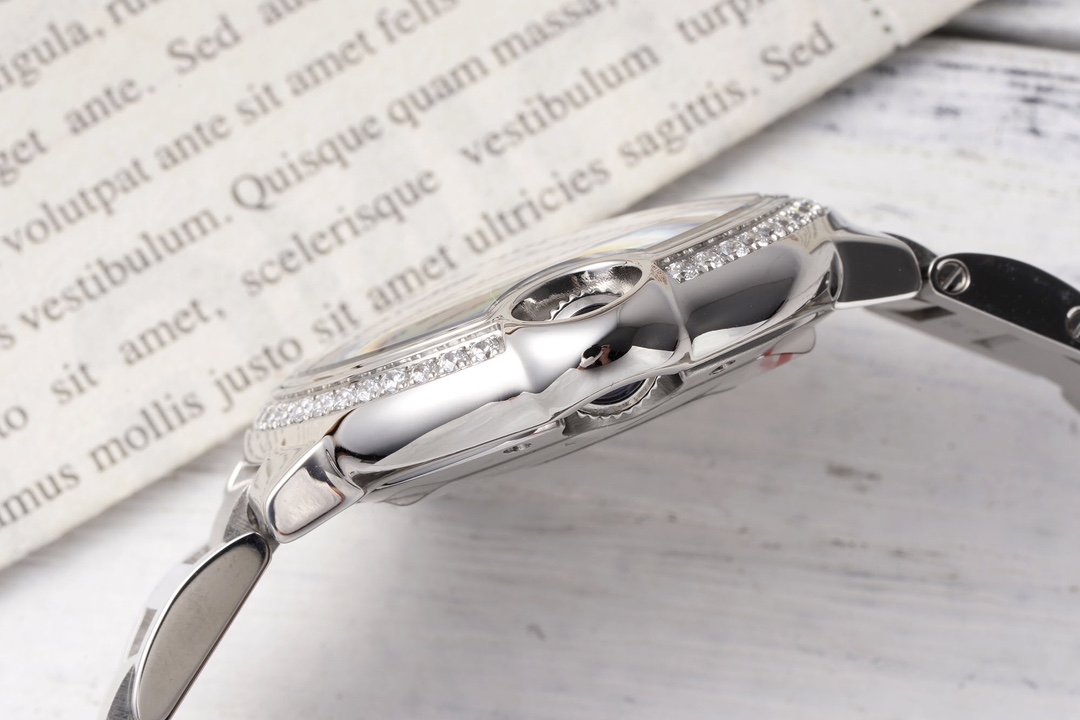 Cartier 33mm blue balloon series watch