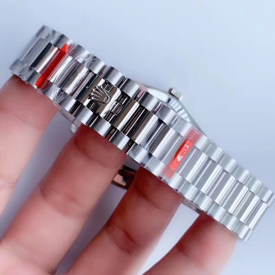 Rolex Datejust, 40mmx13mm in diameter, three beads with