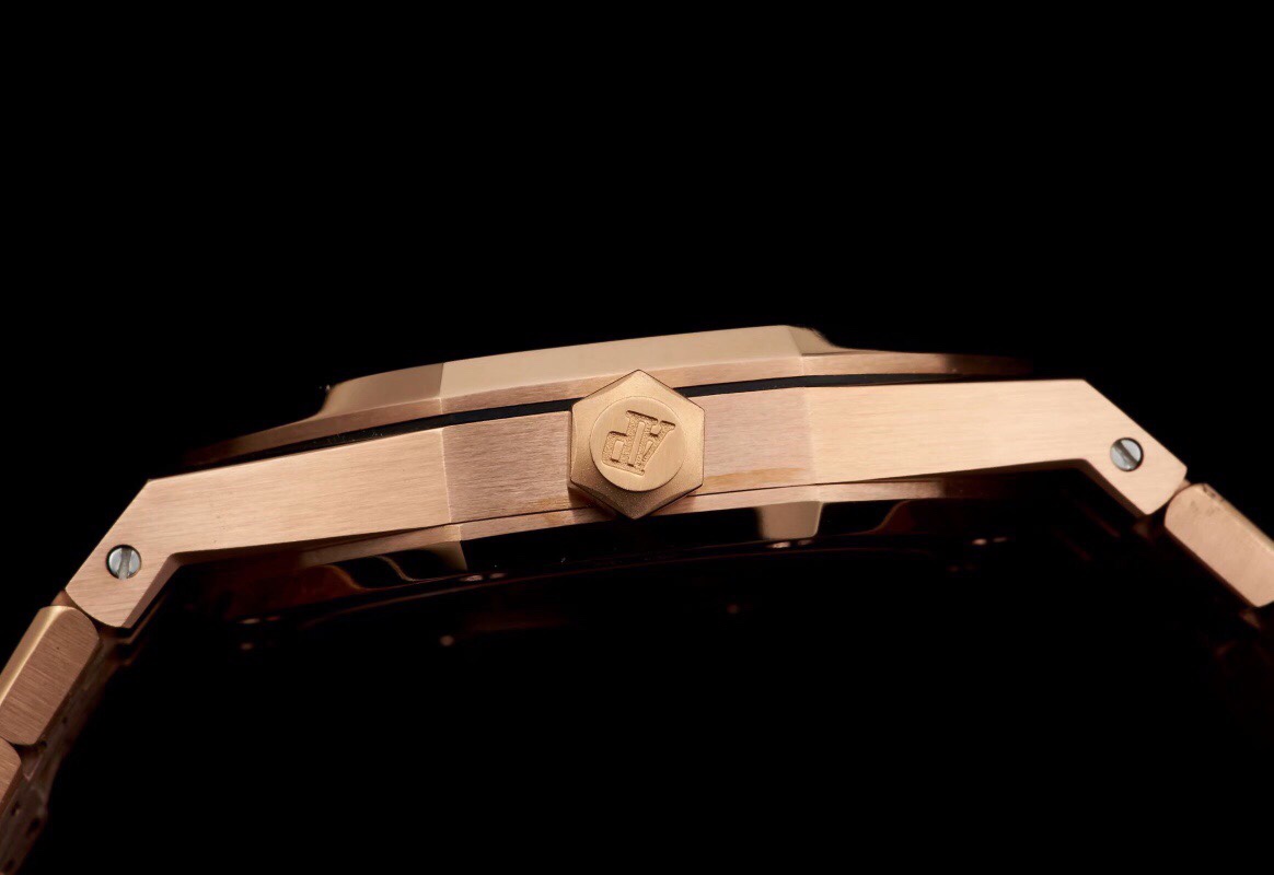 Audemars Piguet Royal Oak 15500V2 version