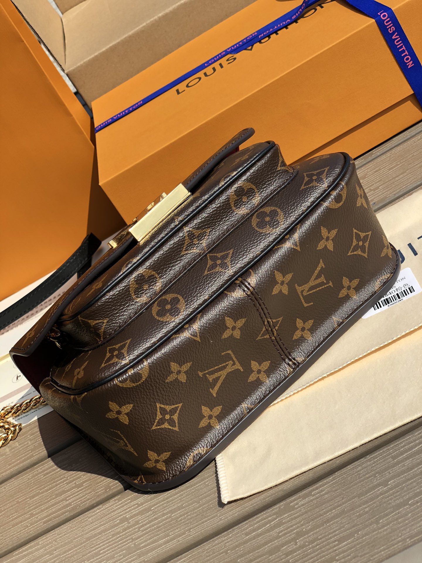 LV164653 bag