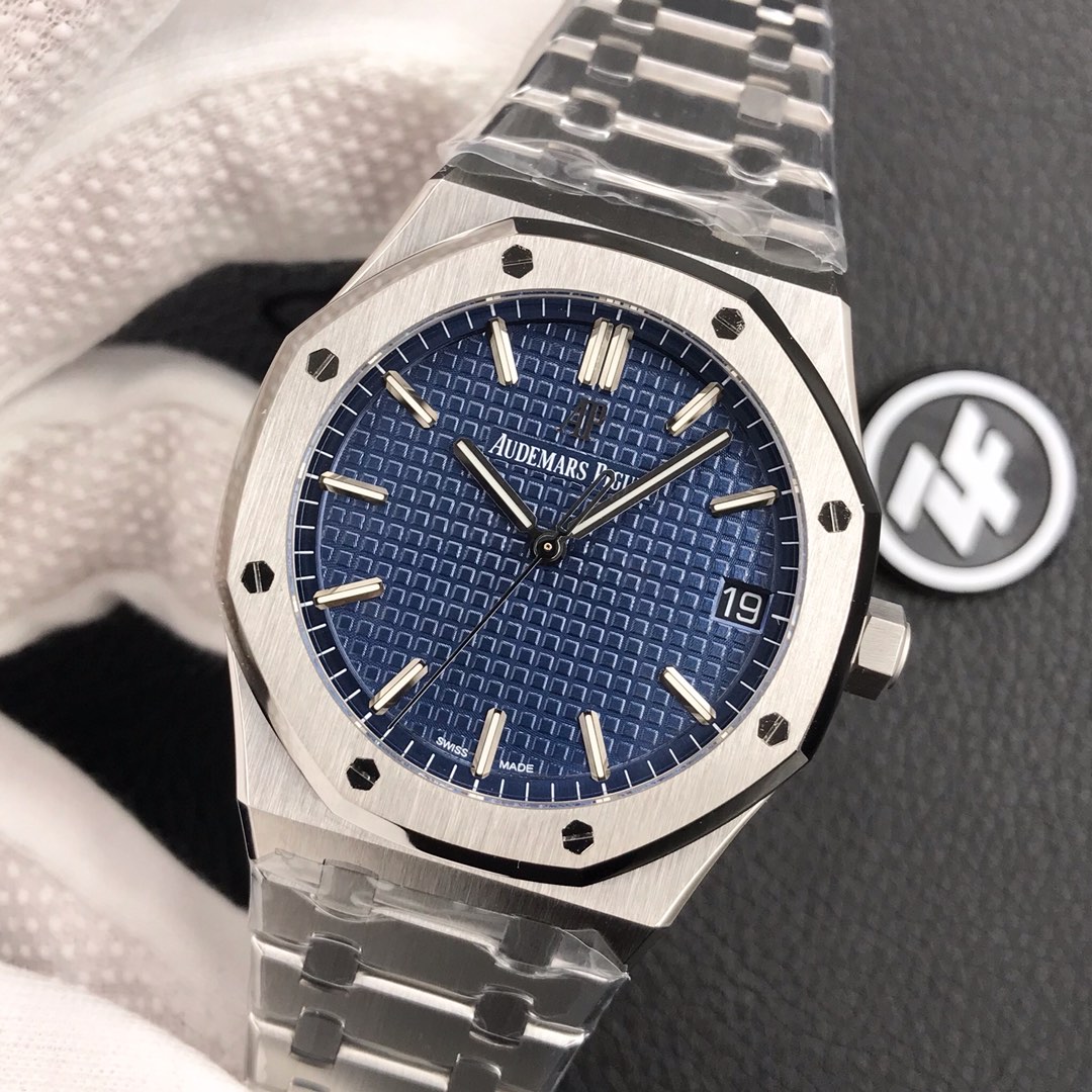 Audemars Piguet Royal Oak 15500V2 version
